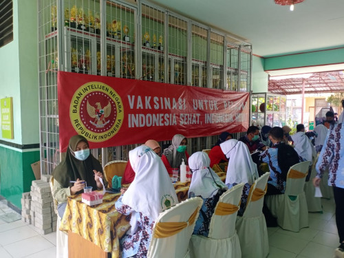 BIN RI Fasilitasi Vaksinasi Pelajar MAN 2 HSU