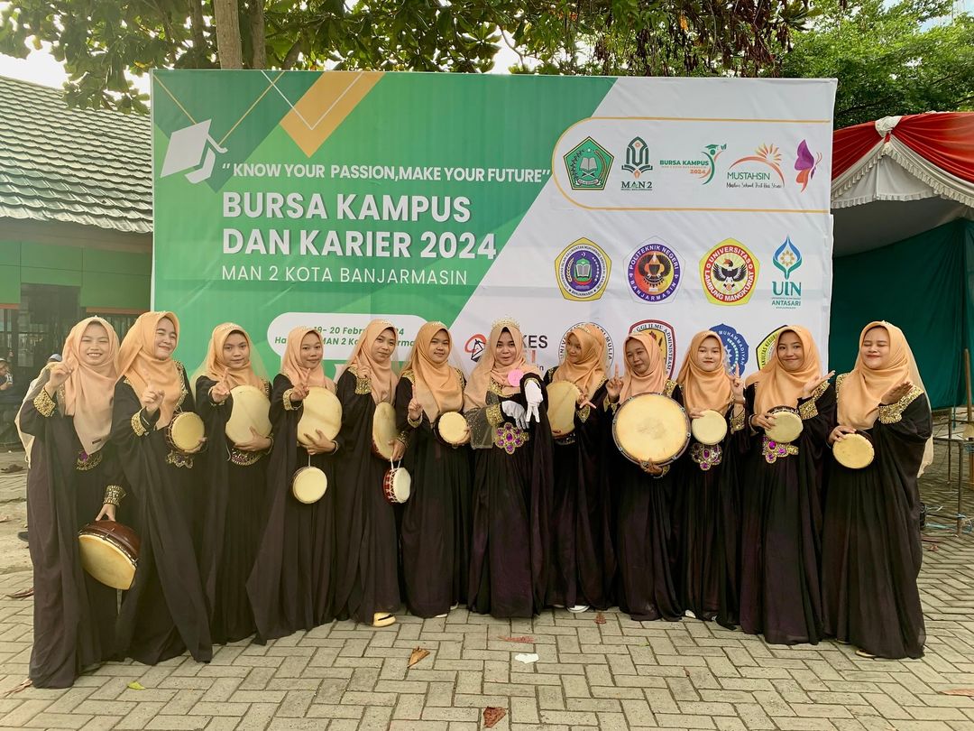 Habsy Putri MAN 2 HSU Raih Juara Terbaik 2 Festival Syair Maulid Se Kalsel-Teng