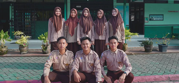 Siswa/i MAN 2 HSU Menjadi Delegasi Pengibar Bendera Merah Putih