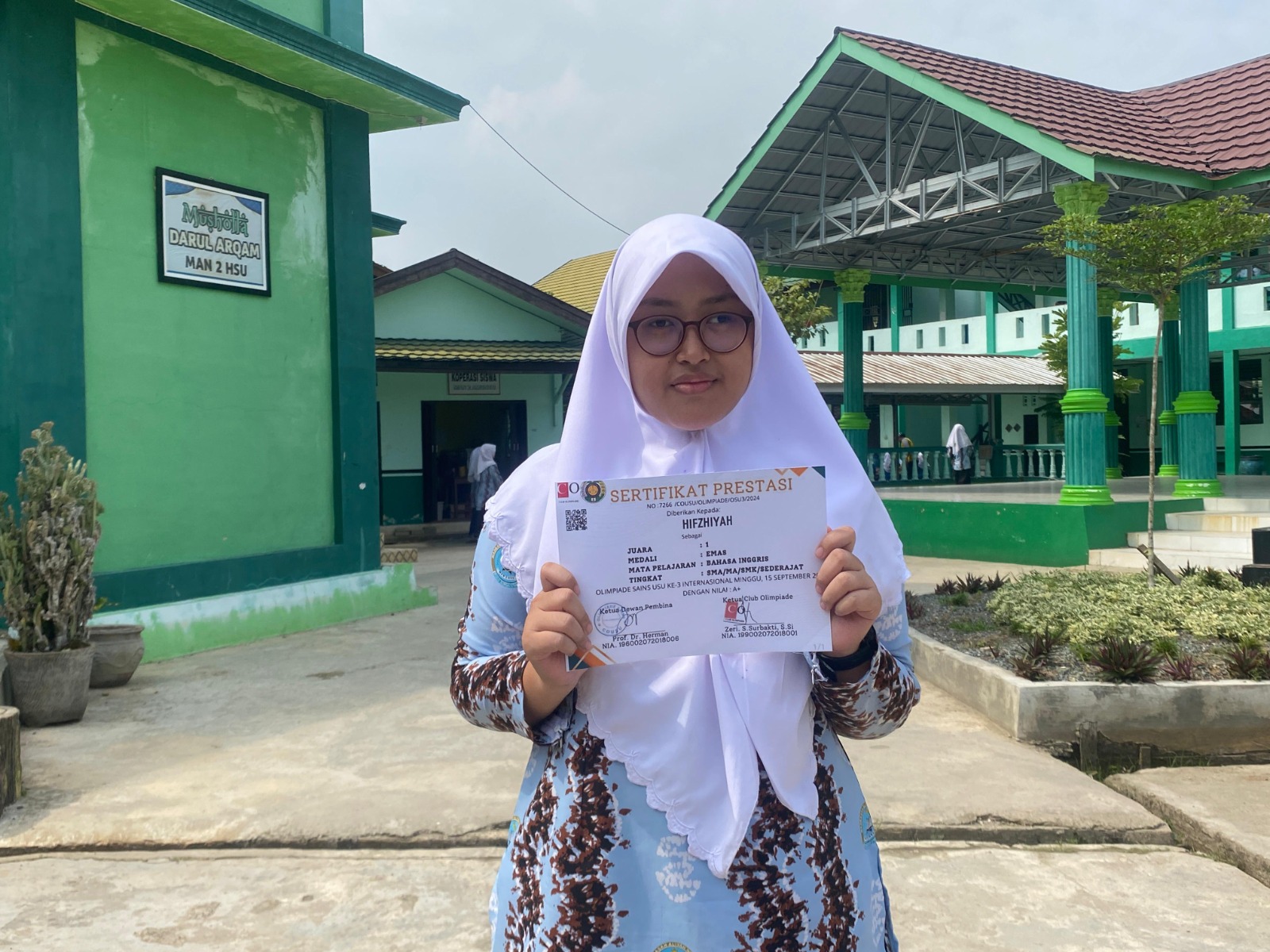 Hifzhiyah, Siswi MAN 2 HSU Berhasil Sabet Medali Emas Olimpiade Sains USU Ke-3 Internasional