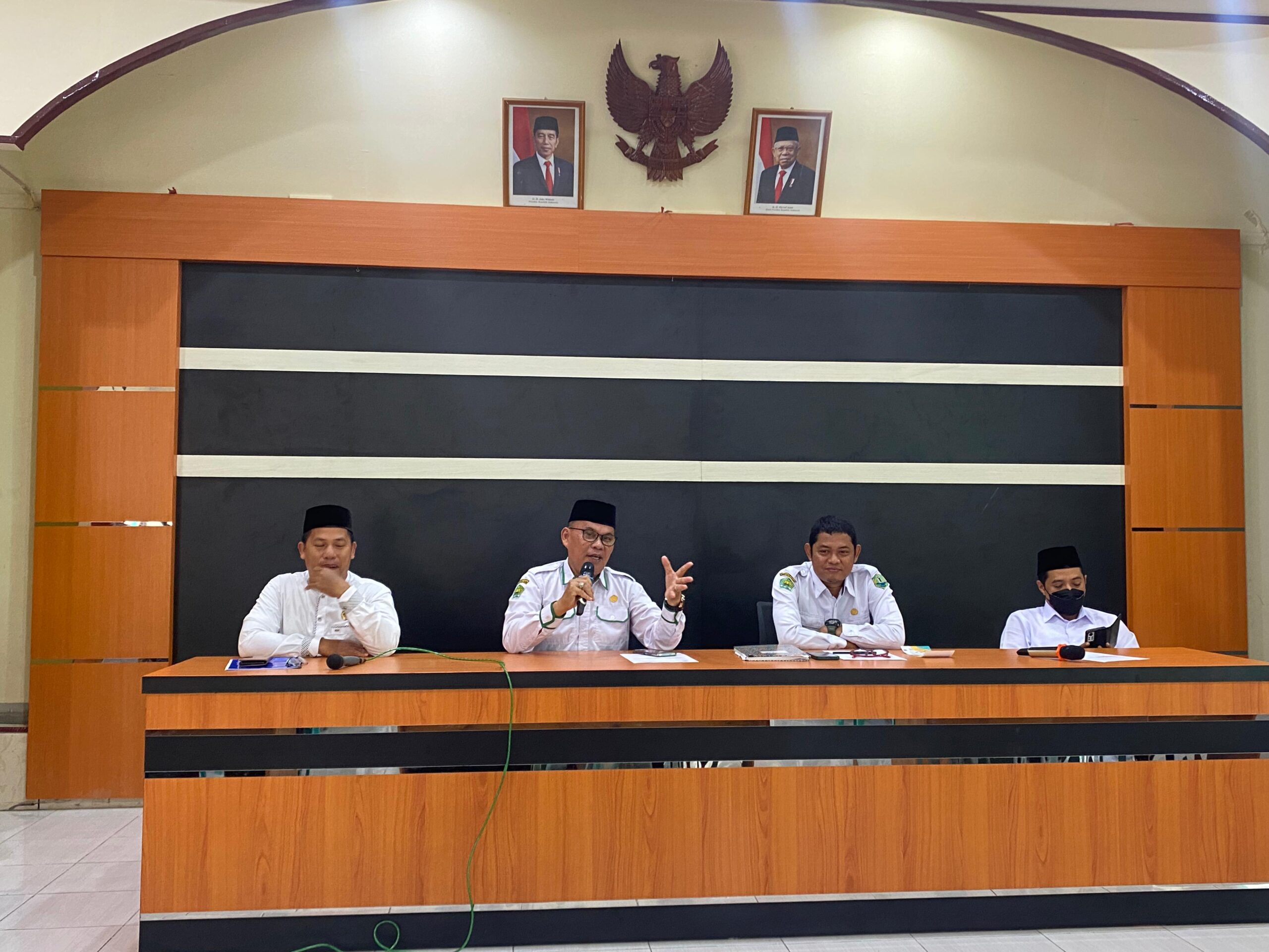 Rapat Dinas Bulanan Tenaga Pendidik dan Kependidikan MAN 2 HSU, Senin (18/03/24)