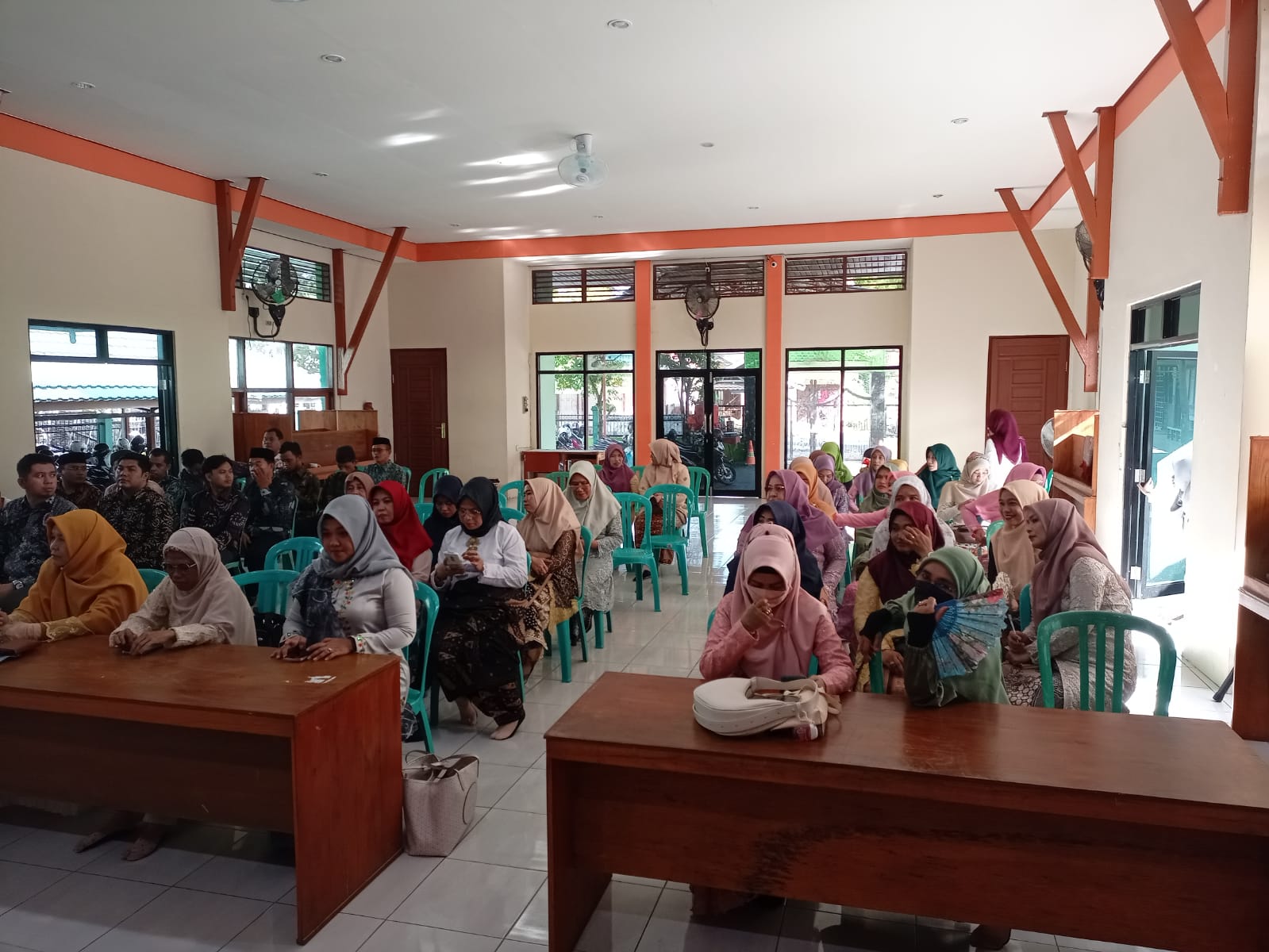 Rapat Evaluasi Diri Madrasah (EDM)