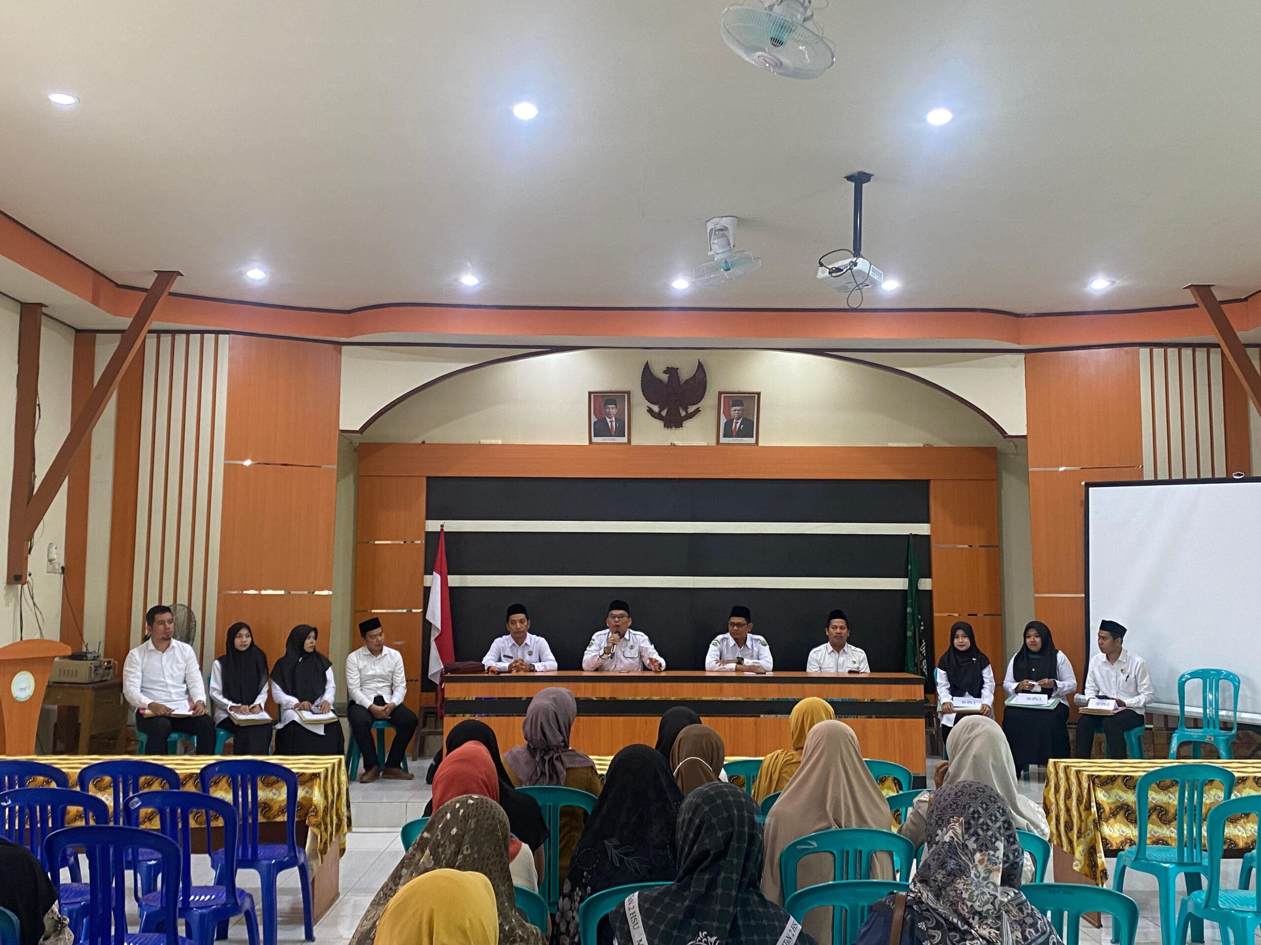 MAN 2 HSU Laksanakan Pembagian SKL